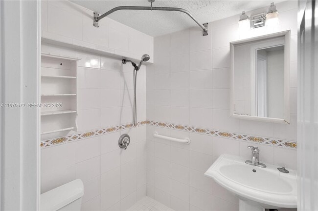 Building Photo - 603 Minorca Ave