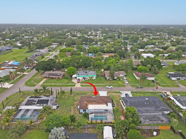 Building Photo - 865 SE Tierra Ct
