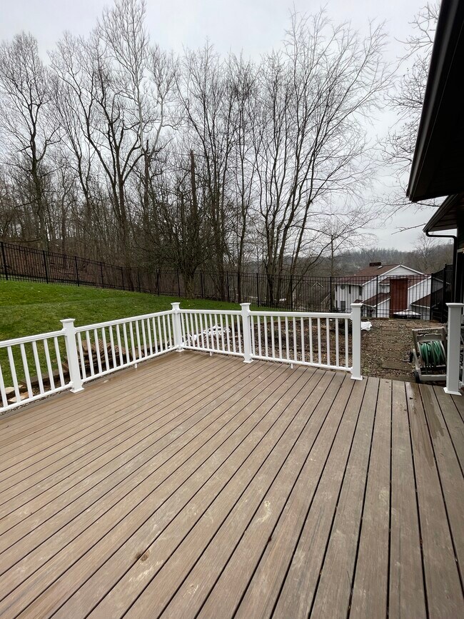 Building Photo - 4683 Shadyside Ln