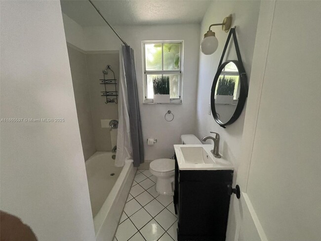 Building Photo - 200-210 NE 110th Street 200-210, Miami, FL...