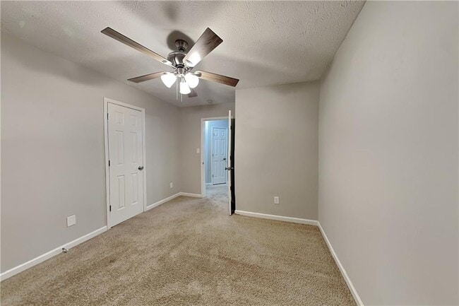 Building Photo - 3199 Pilgrims Dr