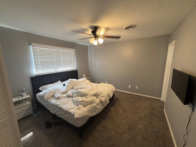 Building Photo - 1805 S Bryan Ave