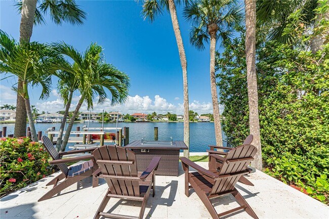 Building Photo - 195 Spinnaker Dr