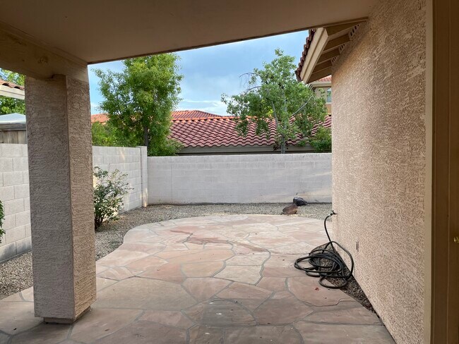 Building Photo - 1079 E Susan Ln