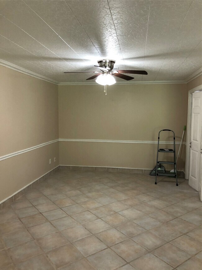 Building Photo - 13426 Conklin Ln