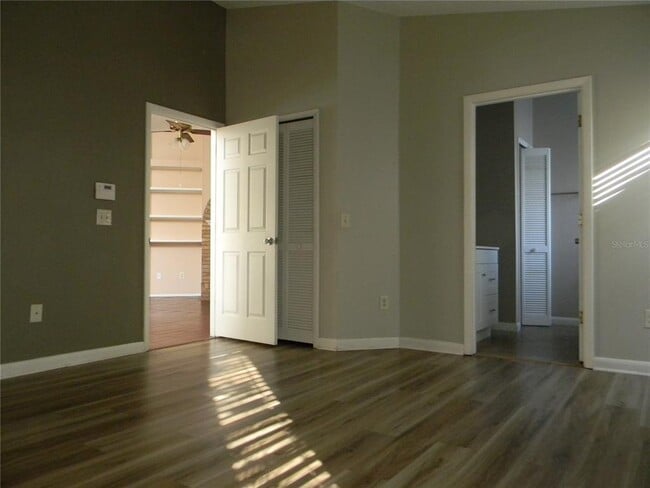 Building Photo - 150 Abbey Hollow Dr