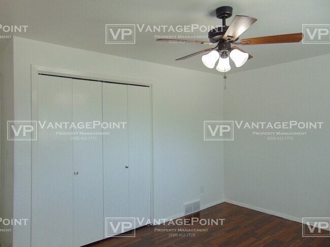 Building Photo - 433 S Kensington Dr