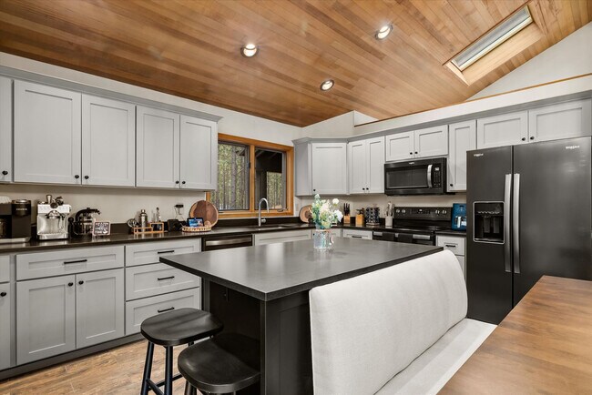 Building Photo - 70335 Sword Fern