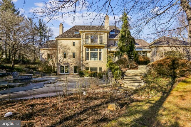 Building Photo - 9939 Bentcross Dr