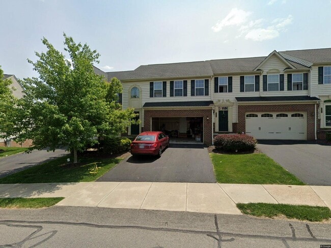 Building Photo - 805 Fairgate Dr