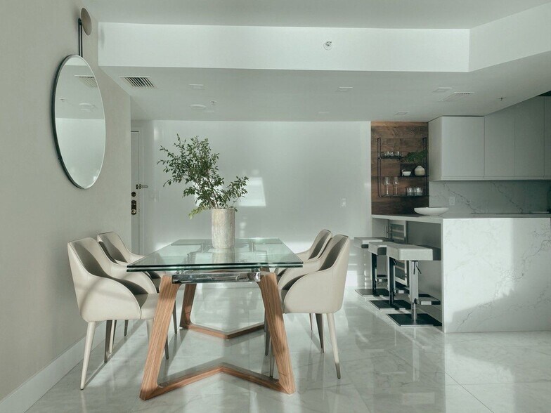 Building Photo - 800 Claughton Island Dr