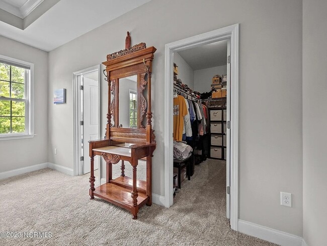 Building Photo - 102 Captains Pointe