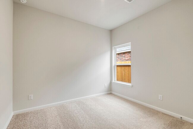 Building Photo - 401 Polly Grv Dr