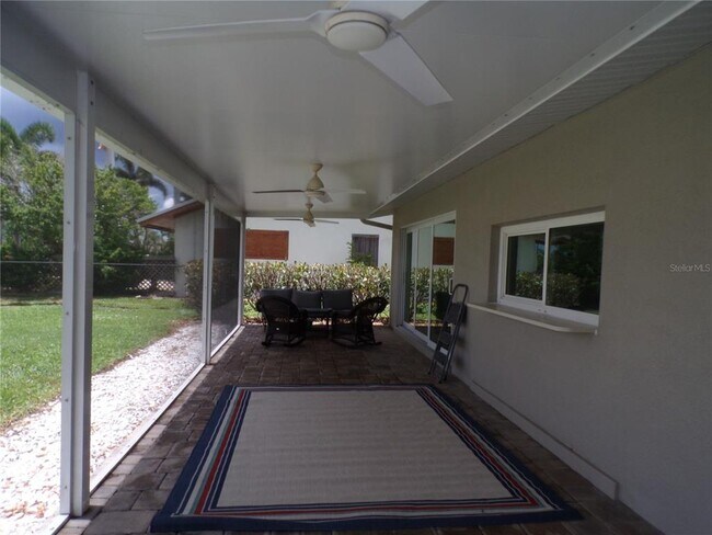 Building Photo - 2195 Gulfview Rd