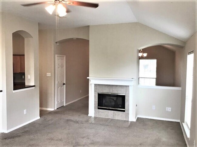 Building Photo - 739 Chase View Dr