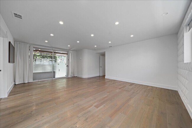 Building Photo - 1455 S Castello-