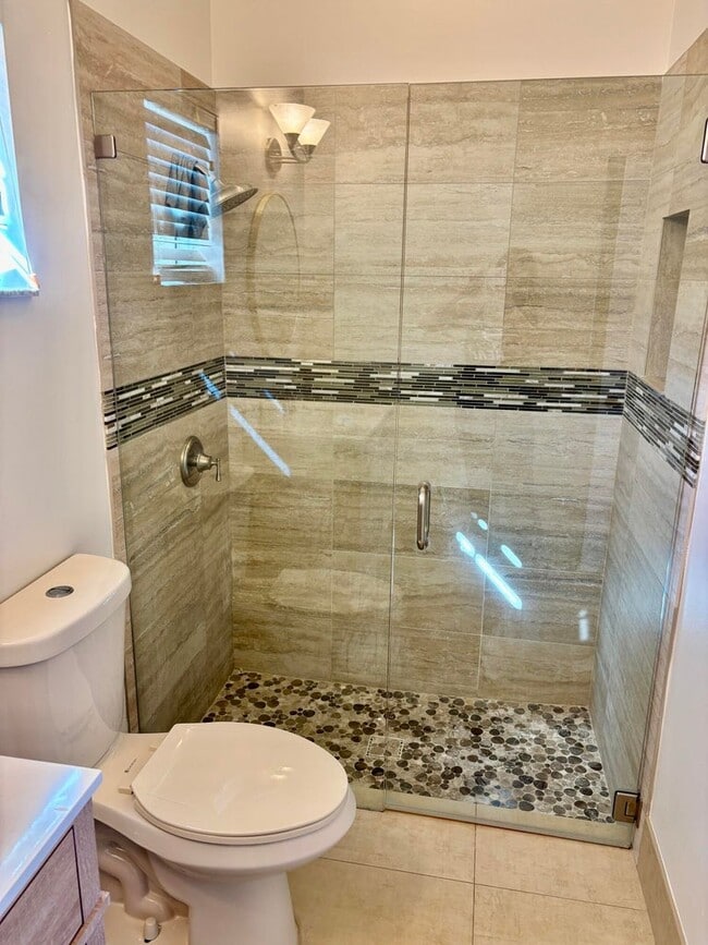 Building Photo - 5865 NW 125th Ave