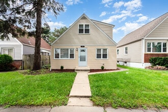 Building Photo - 124 46th Ave
