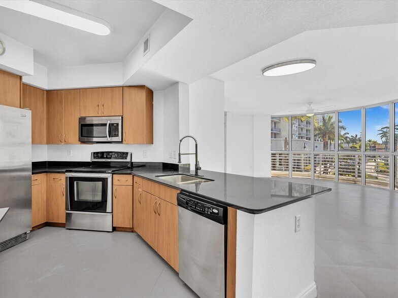 Building Photo - 1830 Radius Dr