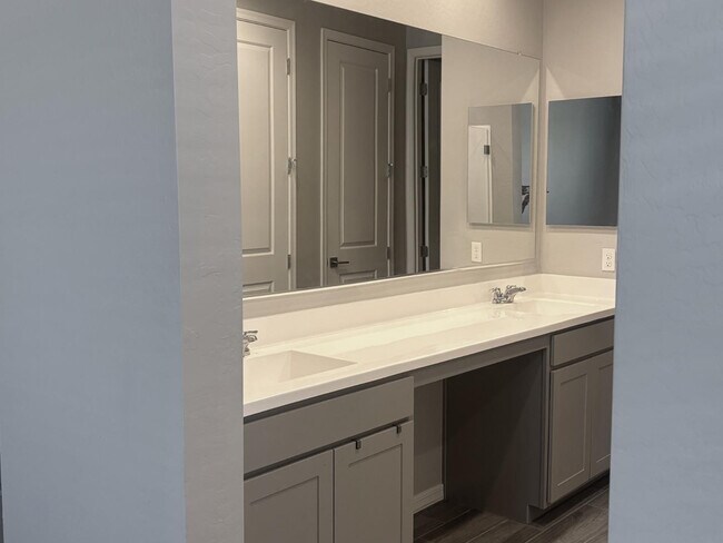 Building Photo - 35966 W Santa Monica Ave