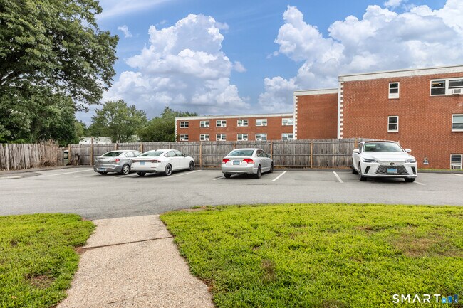 Building Photo - 295 Bidwell St