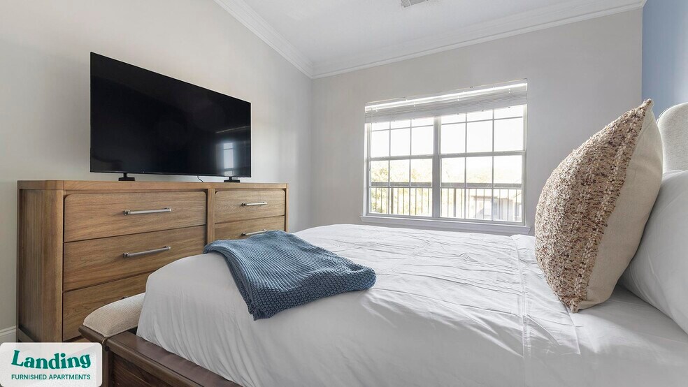 Building Photo - 100 Crossing Blvd