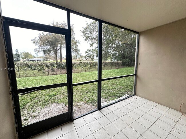 Building Photo - 8000 Fairview Dr