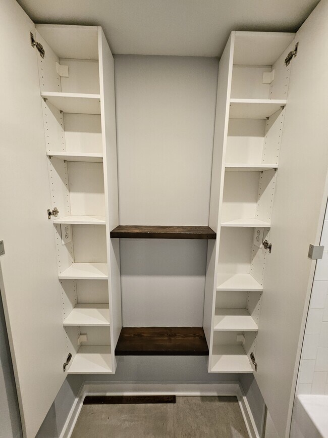 Building Photo - 317 Homeland Southway