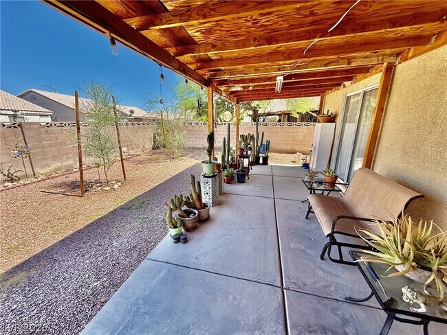 Building Photo - 1708 Crystal Chimes Dr