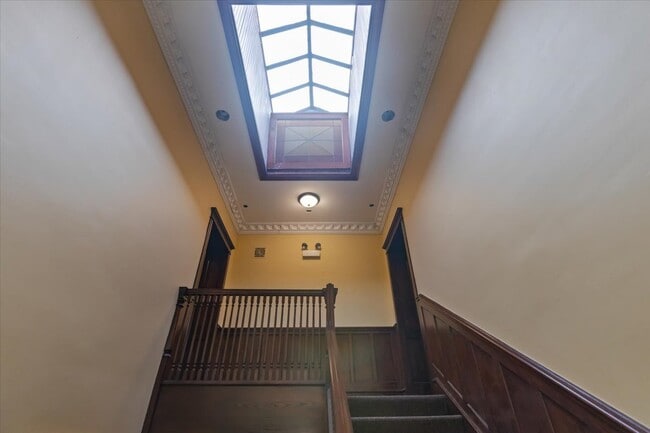 Building Photo - 442-444 E 48th St