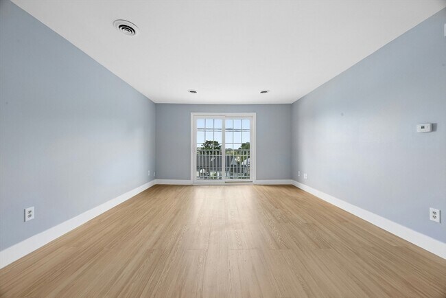 Building Photo - 244 Mt Vernon St