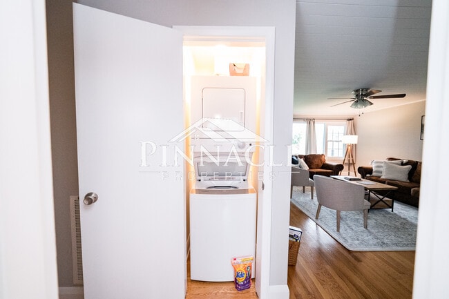 Laundry Area - 126 Tomahawk Industrial Park