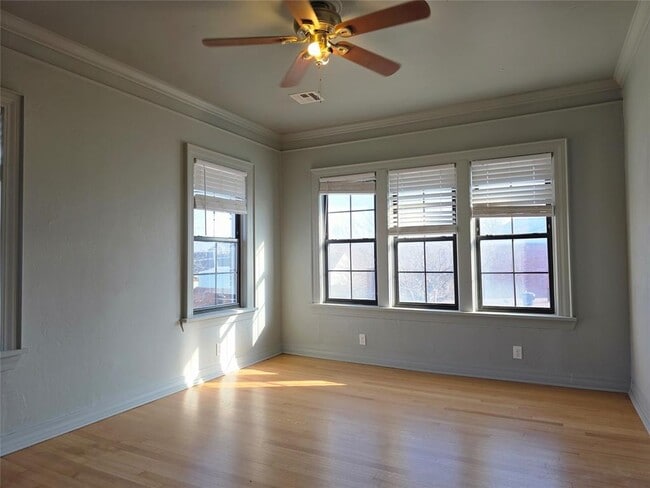 Building Photo - 1725 NW 18th St