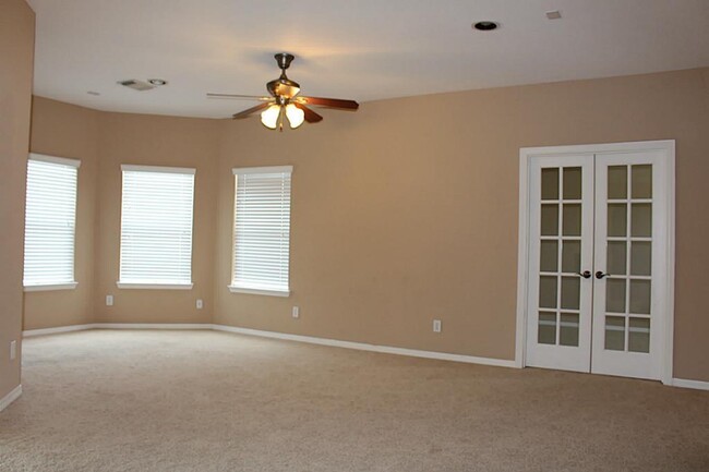 Building Photo - 20419 Windrose Bend Dr