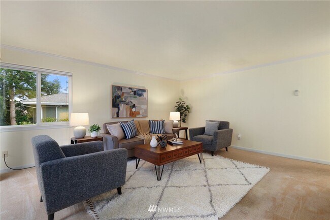 Building Photo - 17106 NE 45th St