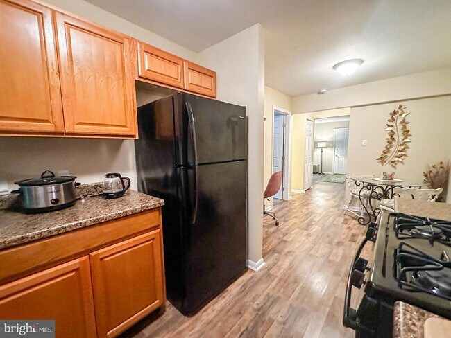 Building Photo - 15 Scotch Pine Dr