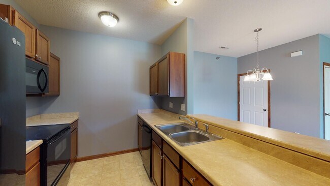 Building Photo - Fantastic condo in Ankeny-6mo Lease Option
