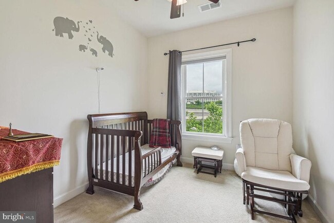 Building Photo - 124 Liriope Place