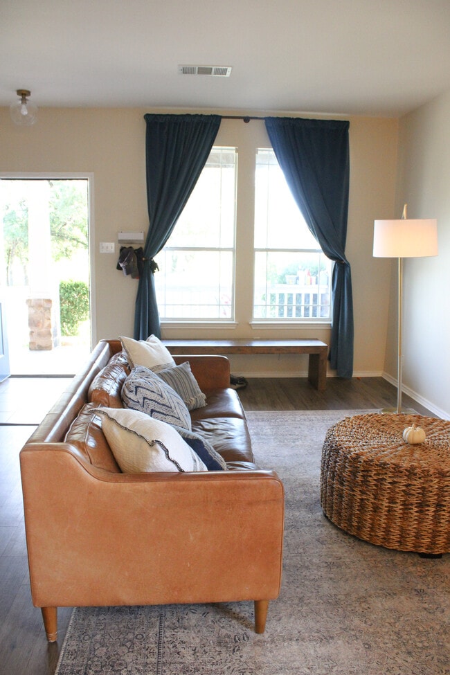 Building Photo - 1607 Kemah Dr