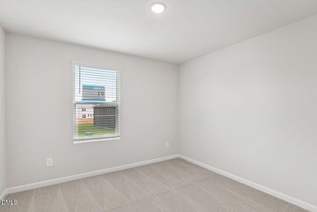 Building Photo - 693 White Birch Ln