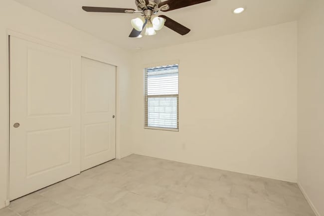 Building Photo - 2433 W Jessica Ln