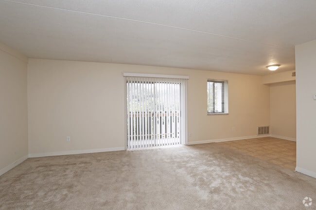 2BR - Living Room - Hidden Pines