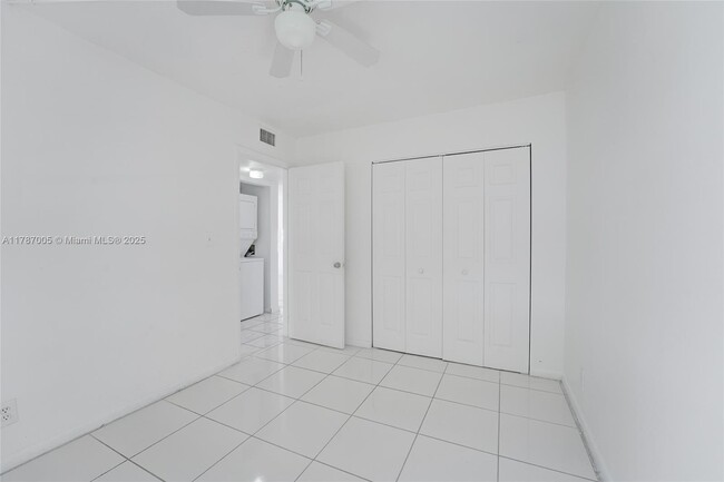 Building Photo - 8620 N Sherman Cir