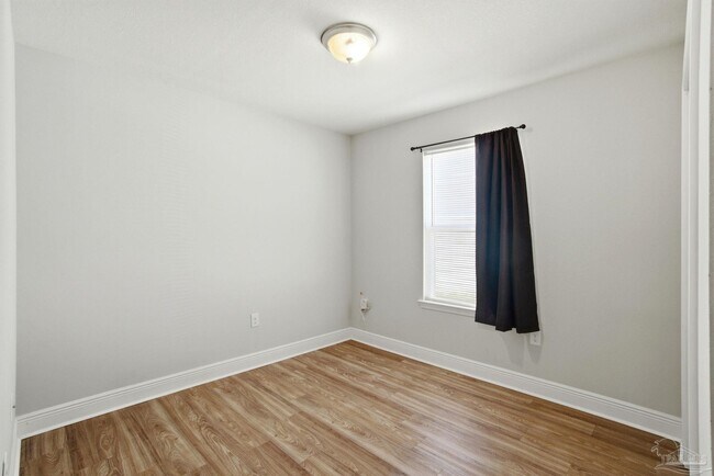 Building Photo - 8105 Nalo Creek Loop