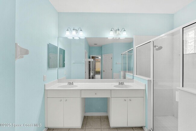Building Photo - 1774 Sun Gazer Dr