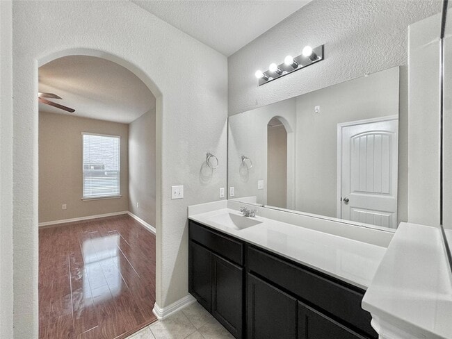 Building Photo - 407 Katmai Cir