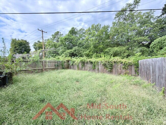 Building Photo - 83 Eastview Dr