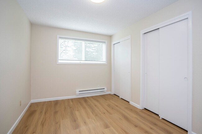 Building Photo - Remodeled 2BR w/ Garage, Fenced Yard & Stainless Steel Appliances