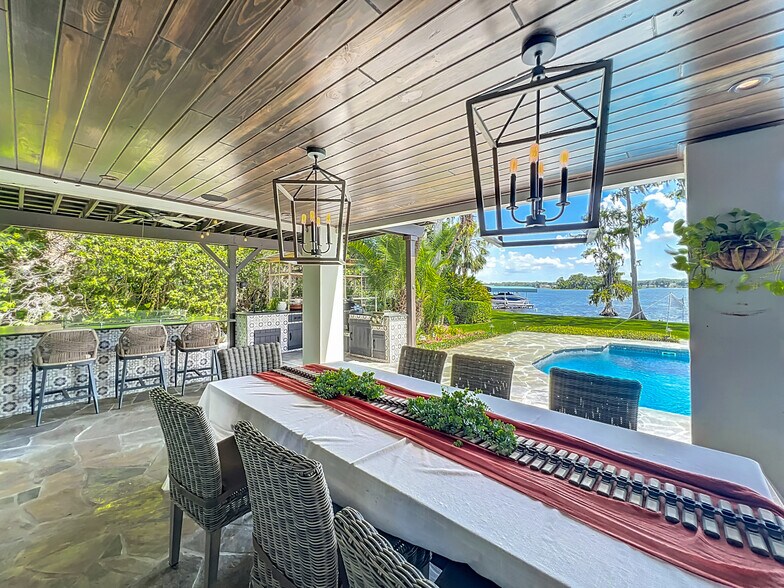 Covered Outdoor Dining - 281 Shell Pt E