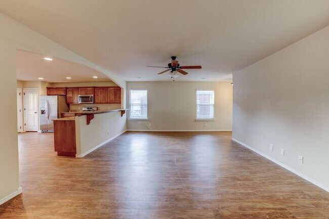 Building Photo - Bright & Modern 3BR Near TU & Cherry Stree...